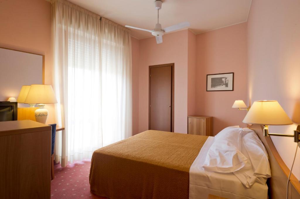 Hotel Gloria Salsomaggiore Terme Phòng bức ảnh