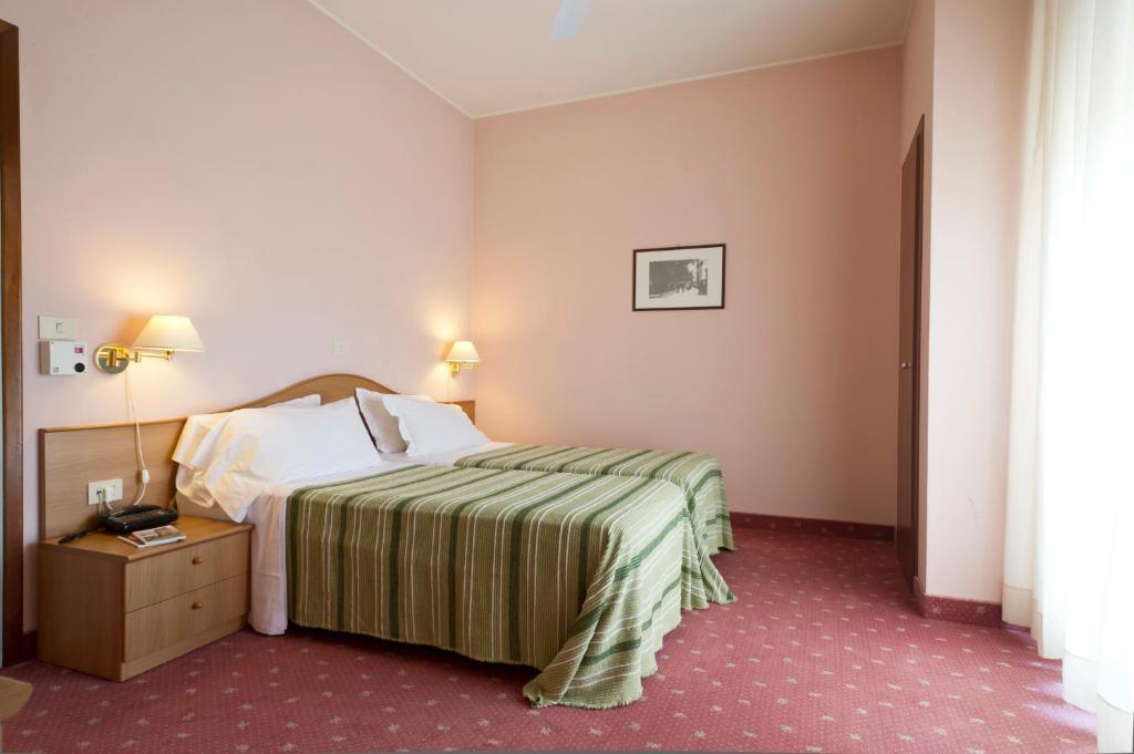 Hotel Gloria Salsomaggiore Terme Phòng bức ảnh