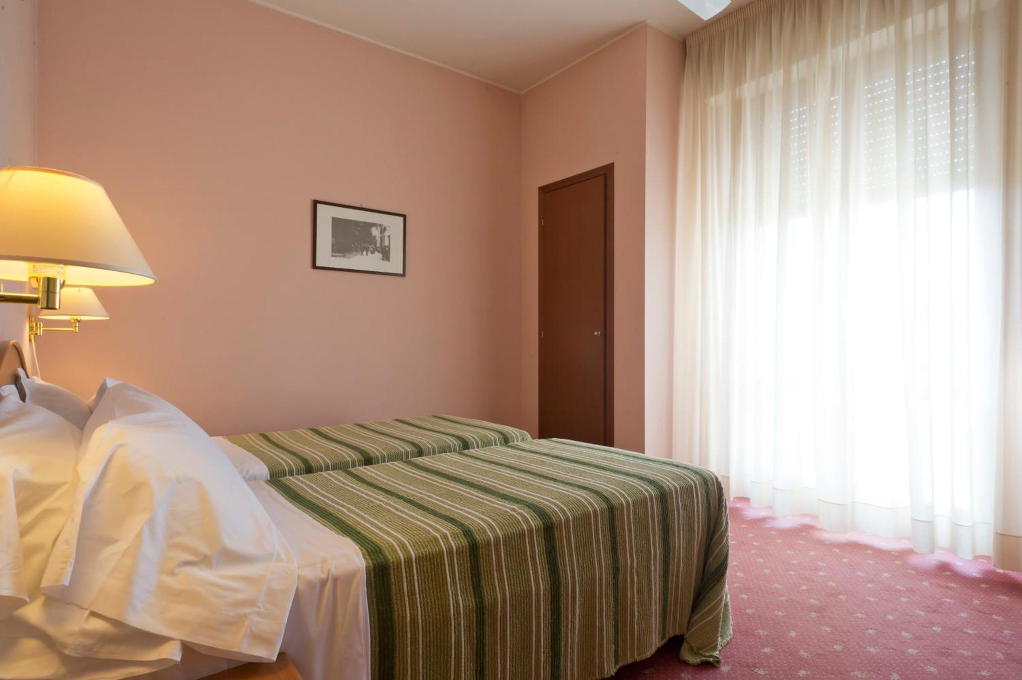 Hotel Gloria Salsomaggiore Terme Phòng bức ảnh