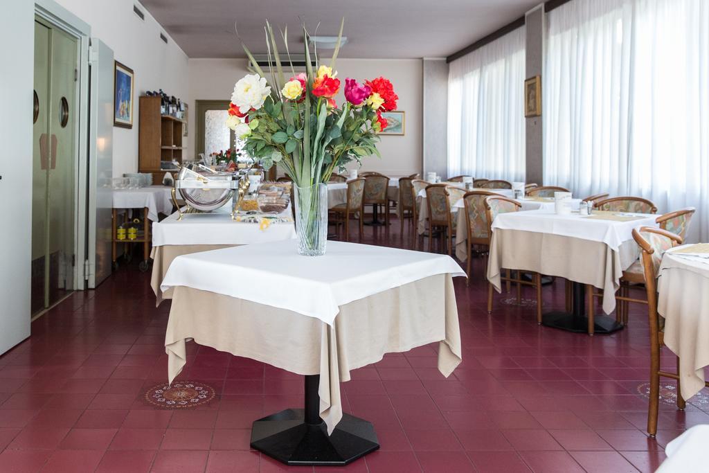 Hotel Gloria Salsomaggiore Terme Ngoại thất bức ảnh