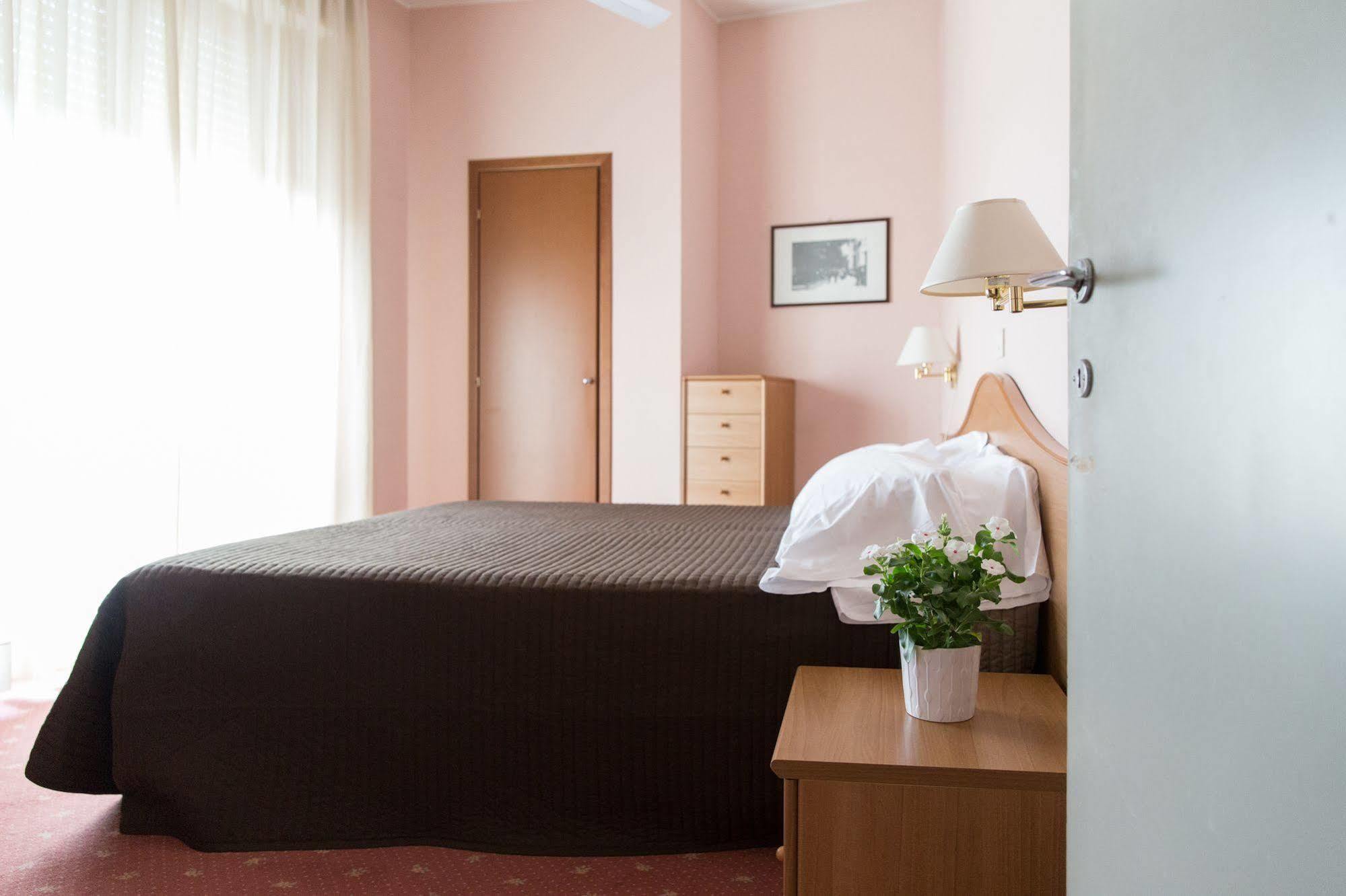 Hotel Gloria Salsomaggiore Terme Ngoại thất bức ảnh