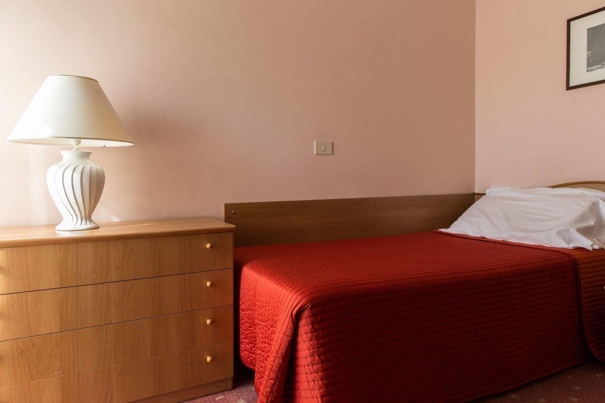 Hotel Gloria Salsomaggiore Terme Ngoại thất bức ảnh